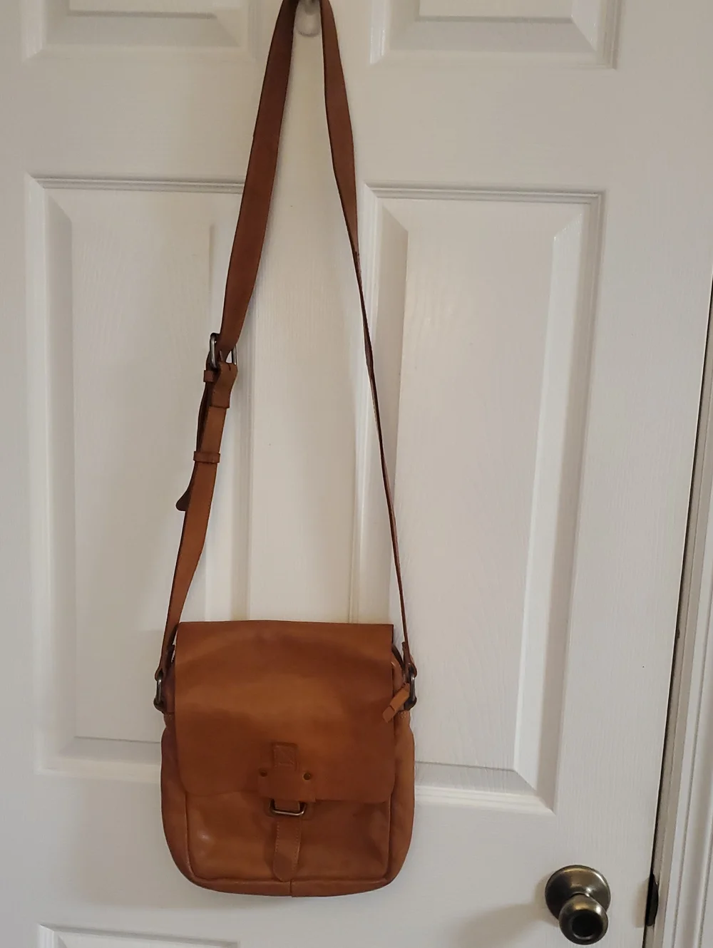 Leather Crossbody Messenger Bag - Tan